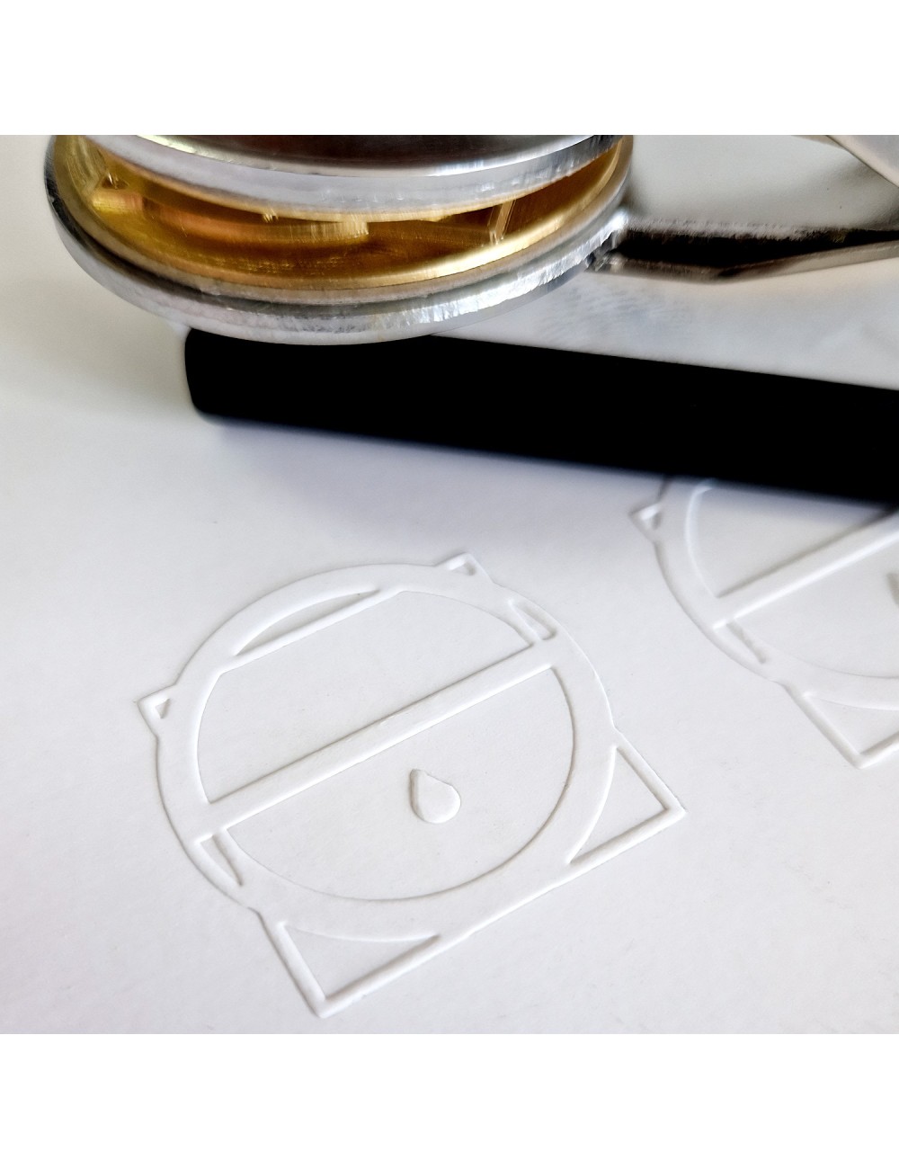 Suchy stempel Premium - matryca mosiężna do grubego papieru